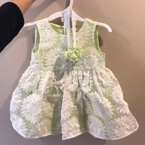 Pretty baby dress 9-12 months.